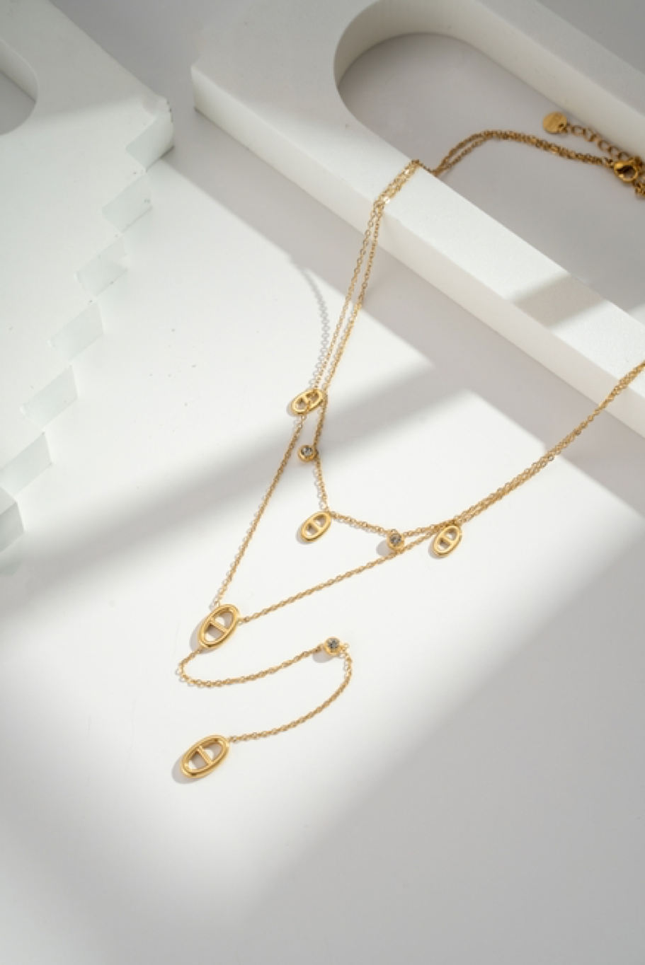 COLLIER MAYA